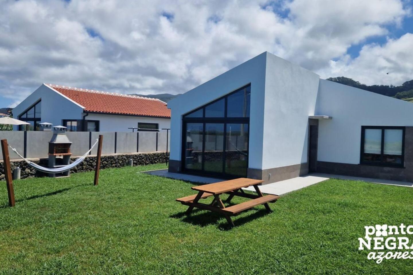Photography House By Pontanegraazores Altares Luaran gambar